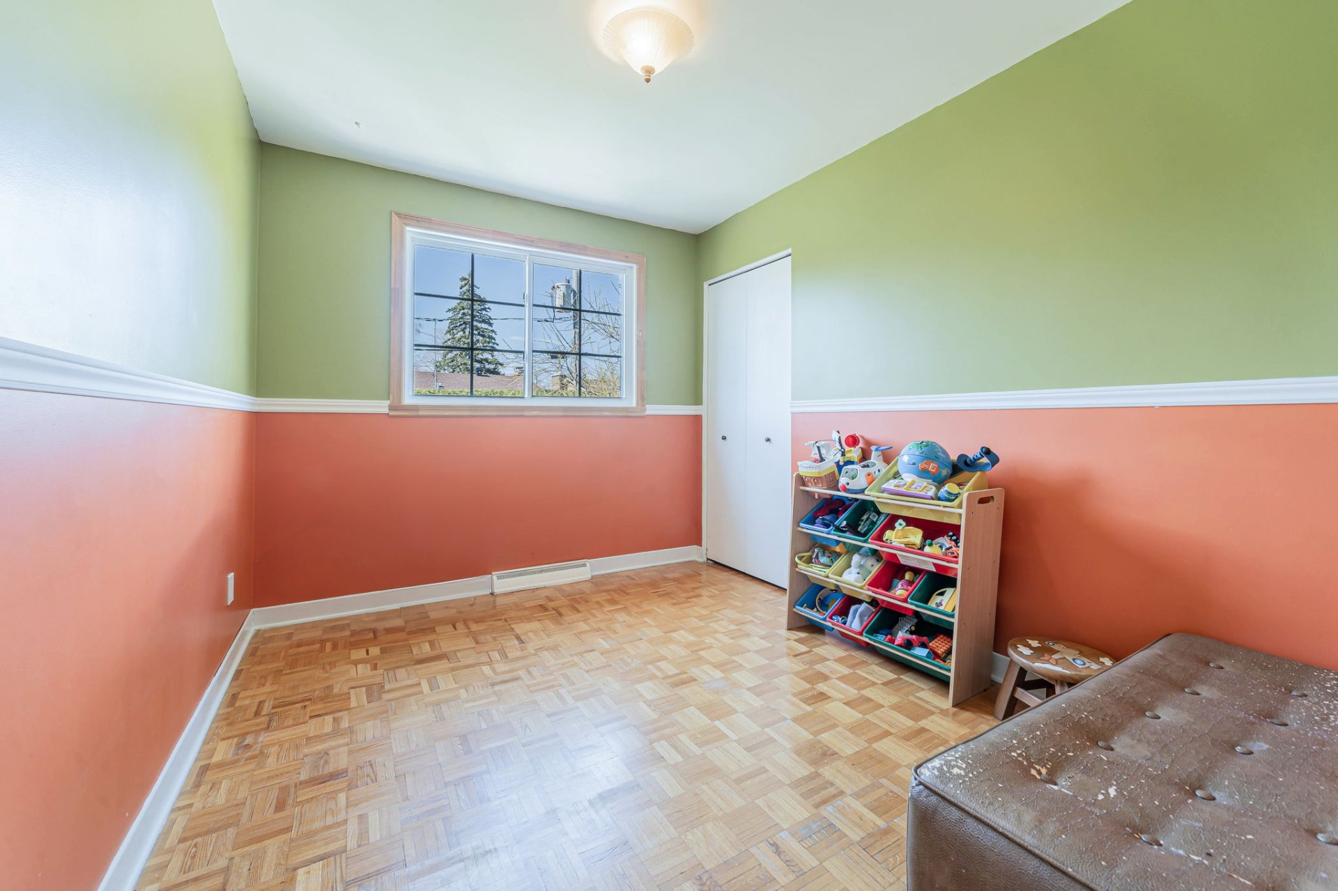 Third bedroom in Montreal real estate 915 Boulevard de Chateauneuf