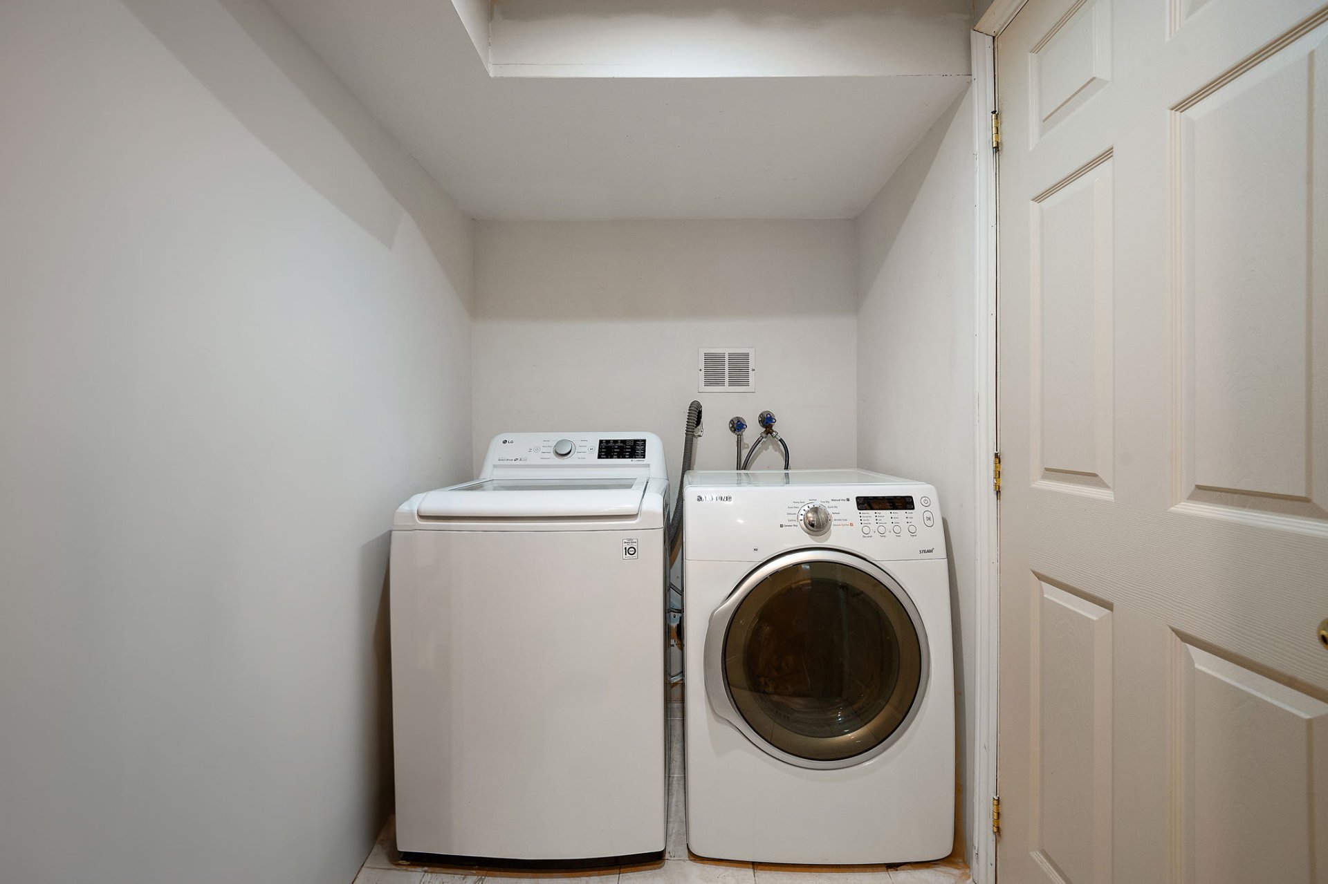 Outdoor patio in Montreal property 242 Rue Autumn