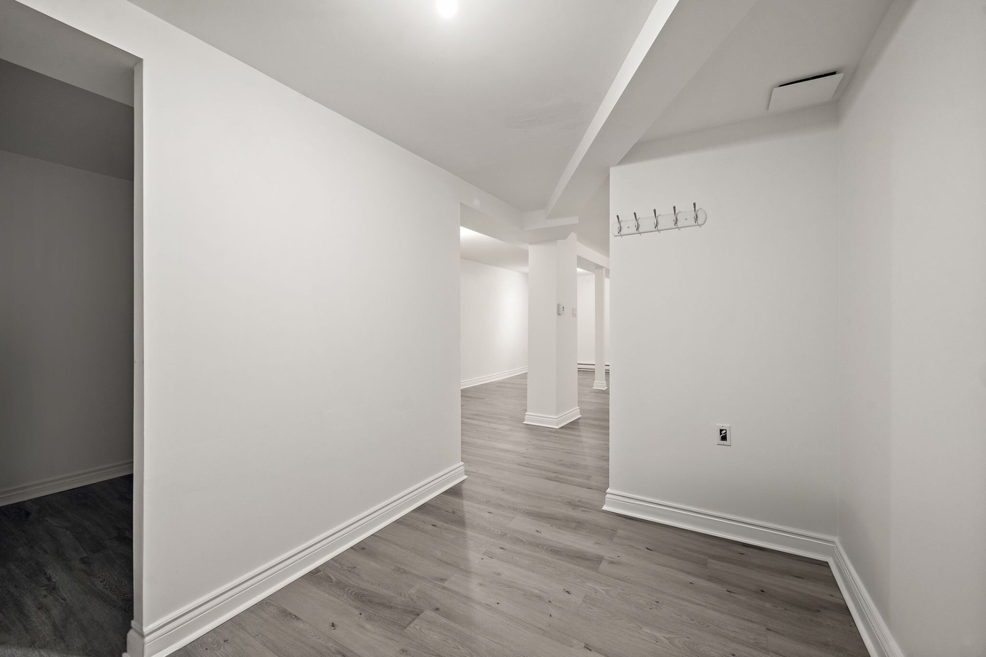 Neighborhood around 4916 Rue Lake Montreal property