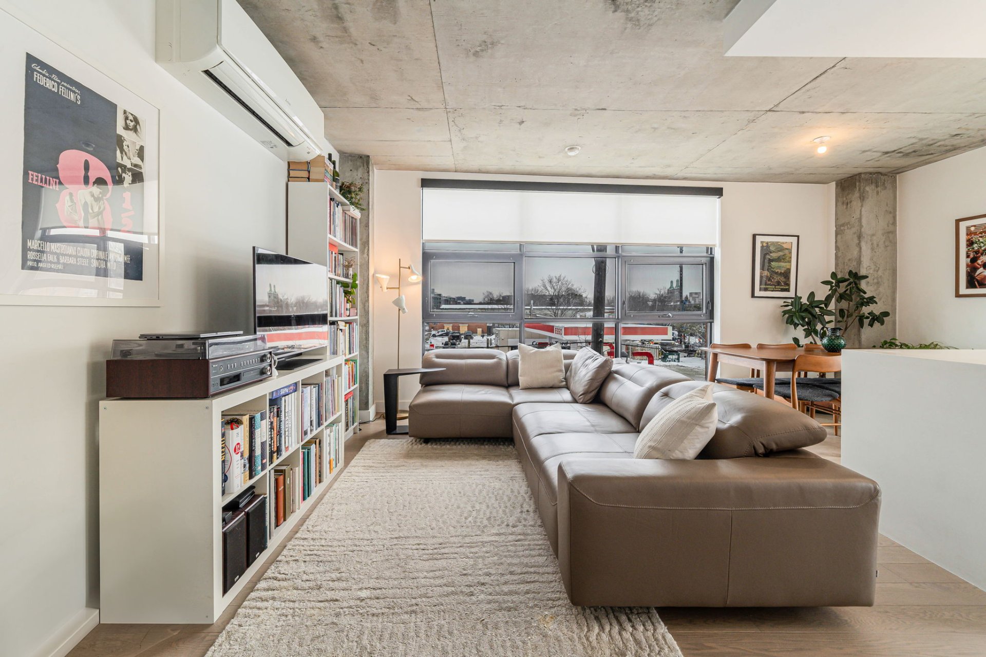 Lobby entrance of Montreal condo building 2615 Rue Augustin-Cantin