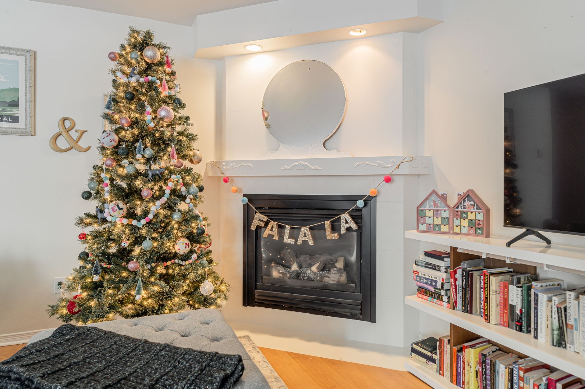 Open-concept living and dining area at Montreal home 122 Avenue de Balmoral