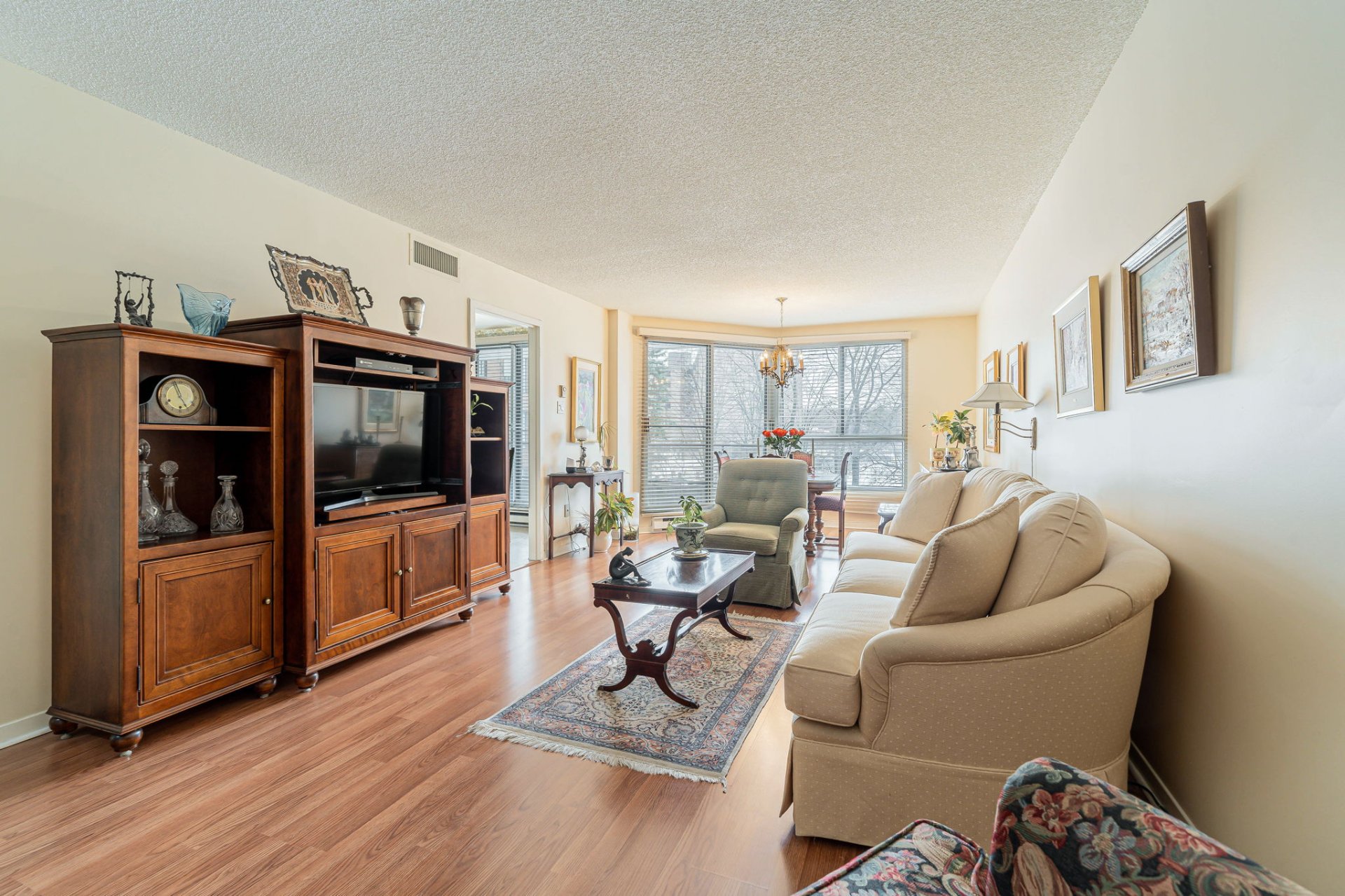 Dining space in Montreal property for sale at 6565 Ch. Collins unit 207